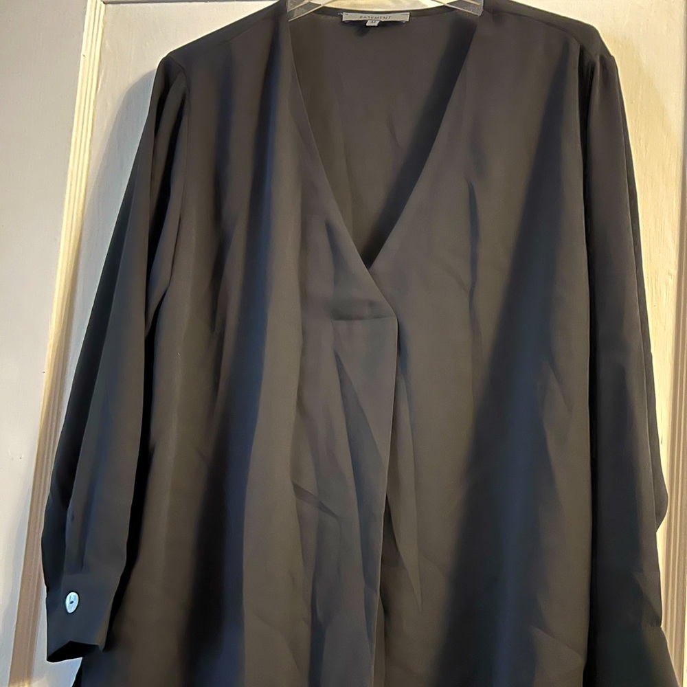 NWOT black tunic M